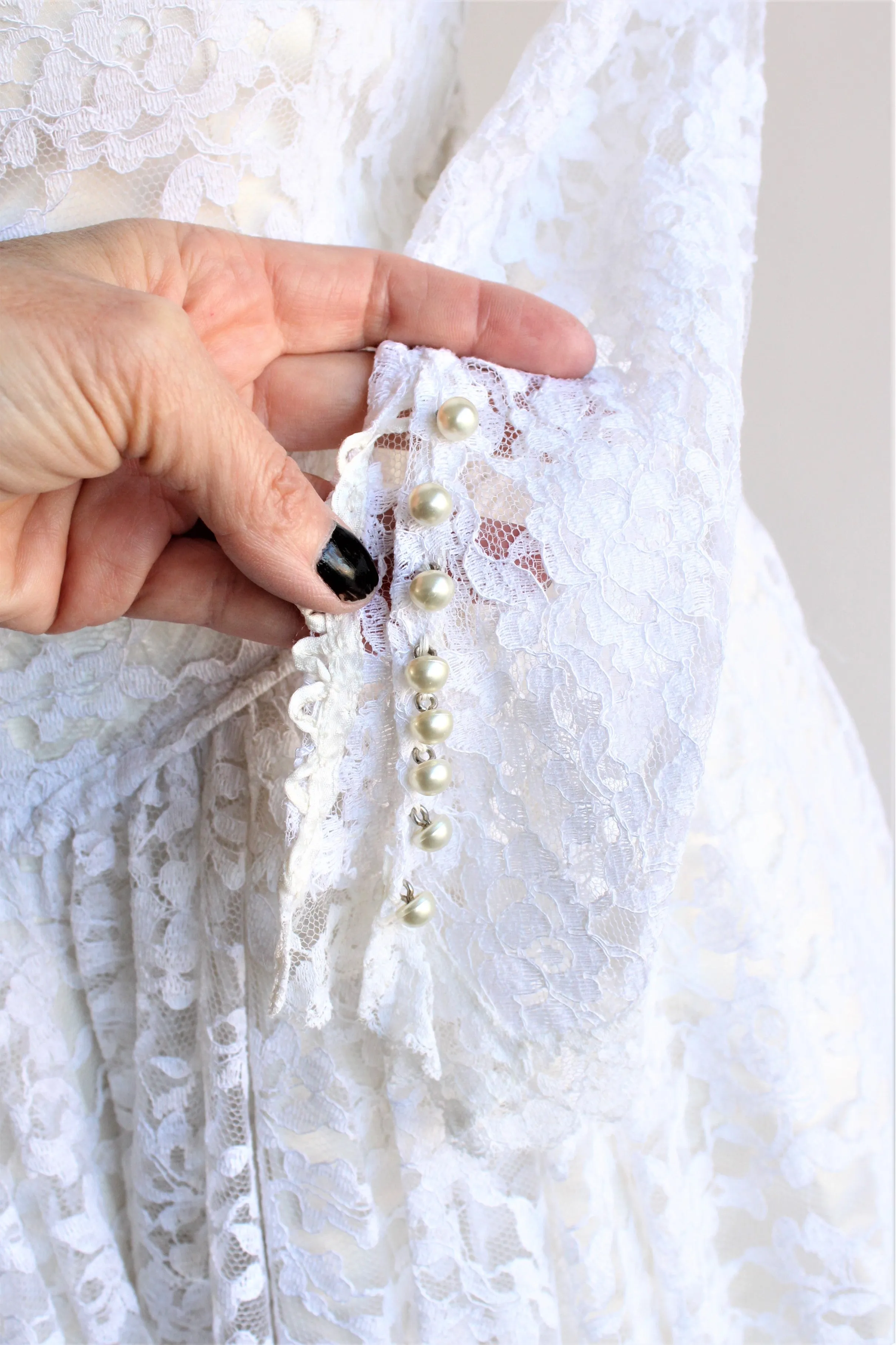 1950s White Lace Fit and Flare New Look Dress With Full Circle Skirt