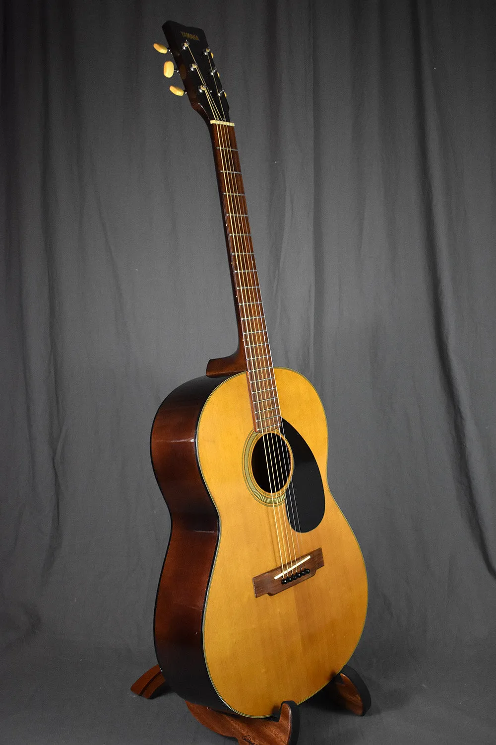 1972(c.) Yamaha FG-75 Folk Guitar