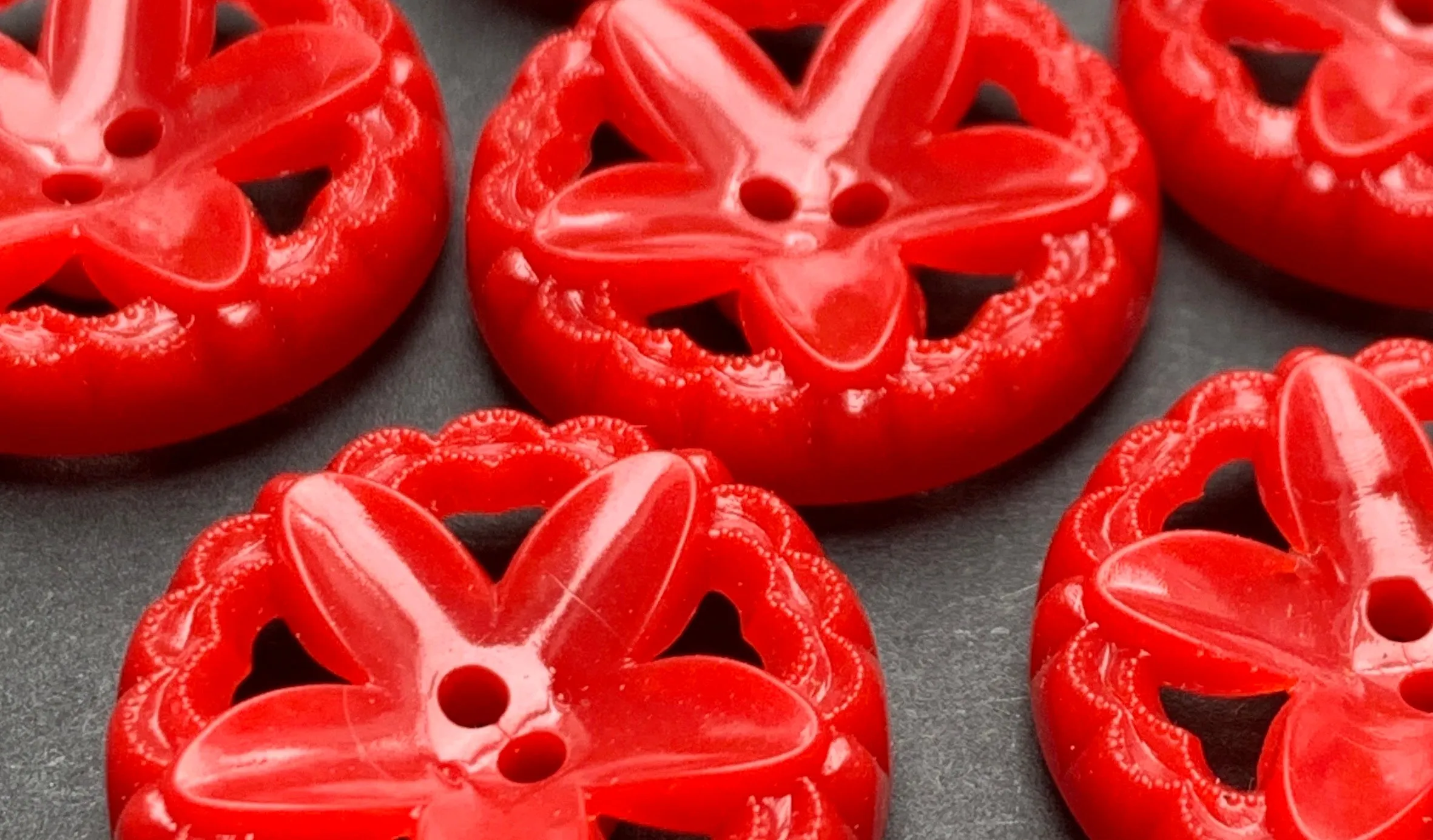 6 Jolly Bright Red Vintage Flower Buttons -2cm