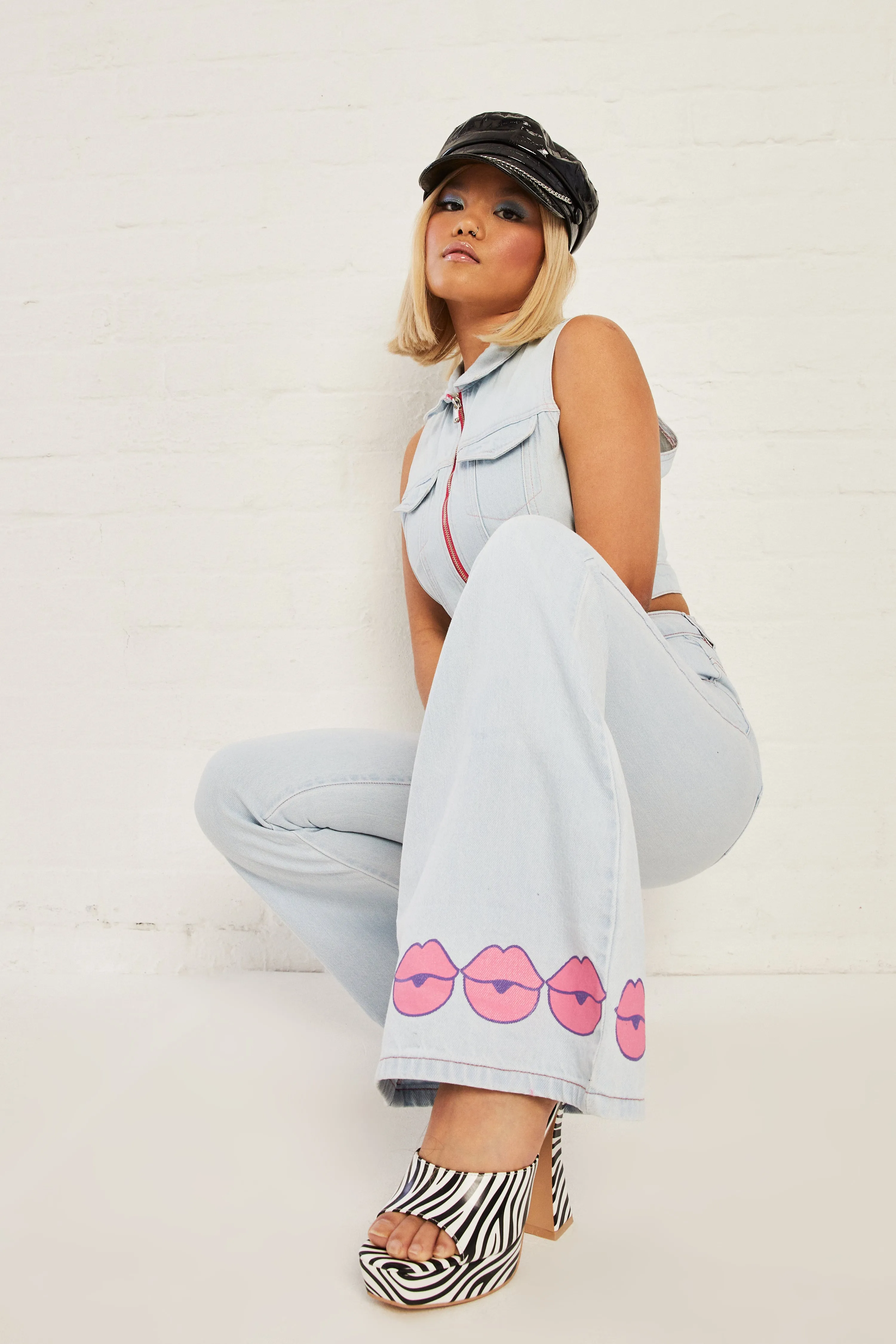 Daisy Street X Bratz Vintage Fit Flare Jeans in Light Wash Denim