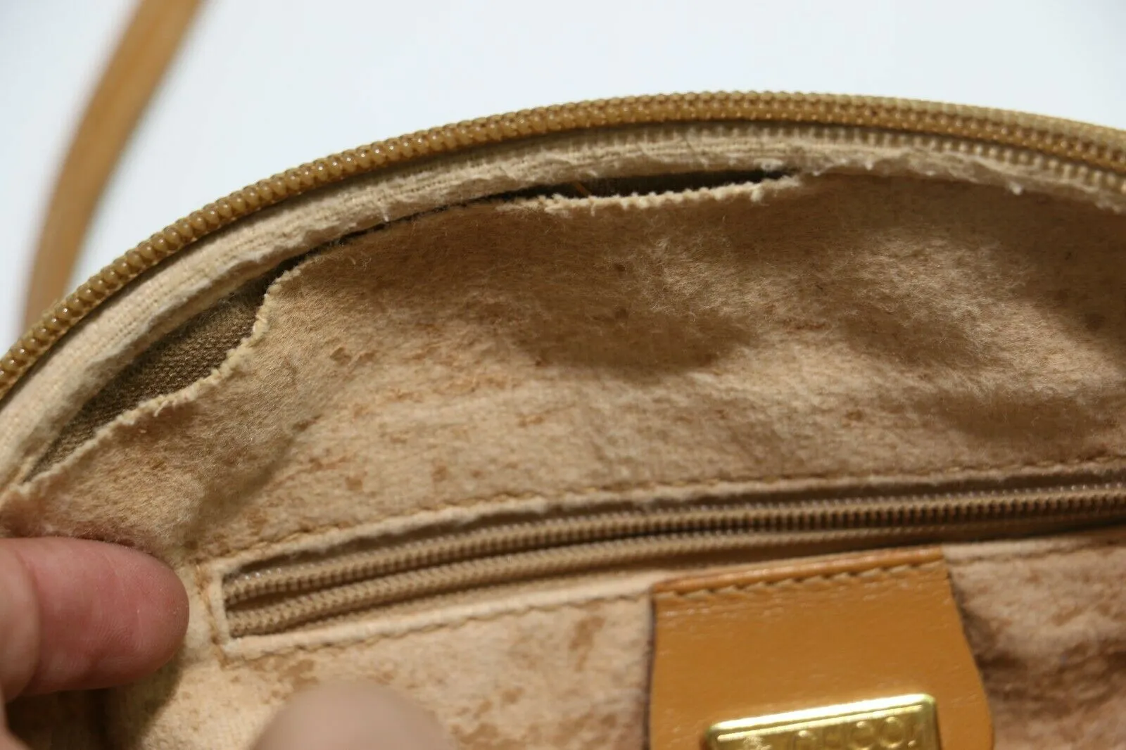 Gucci: Vintage GG Oval Crossbody Bag - Brown Leather/Beige Fabric