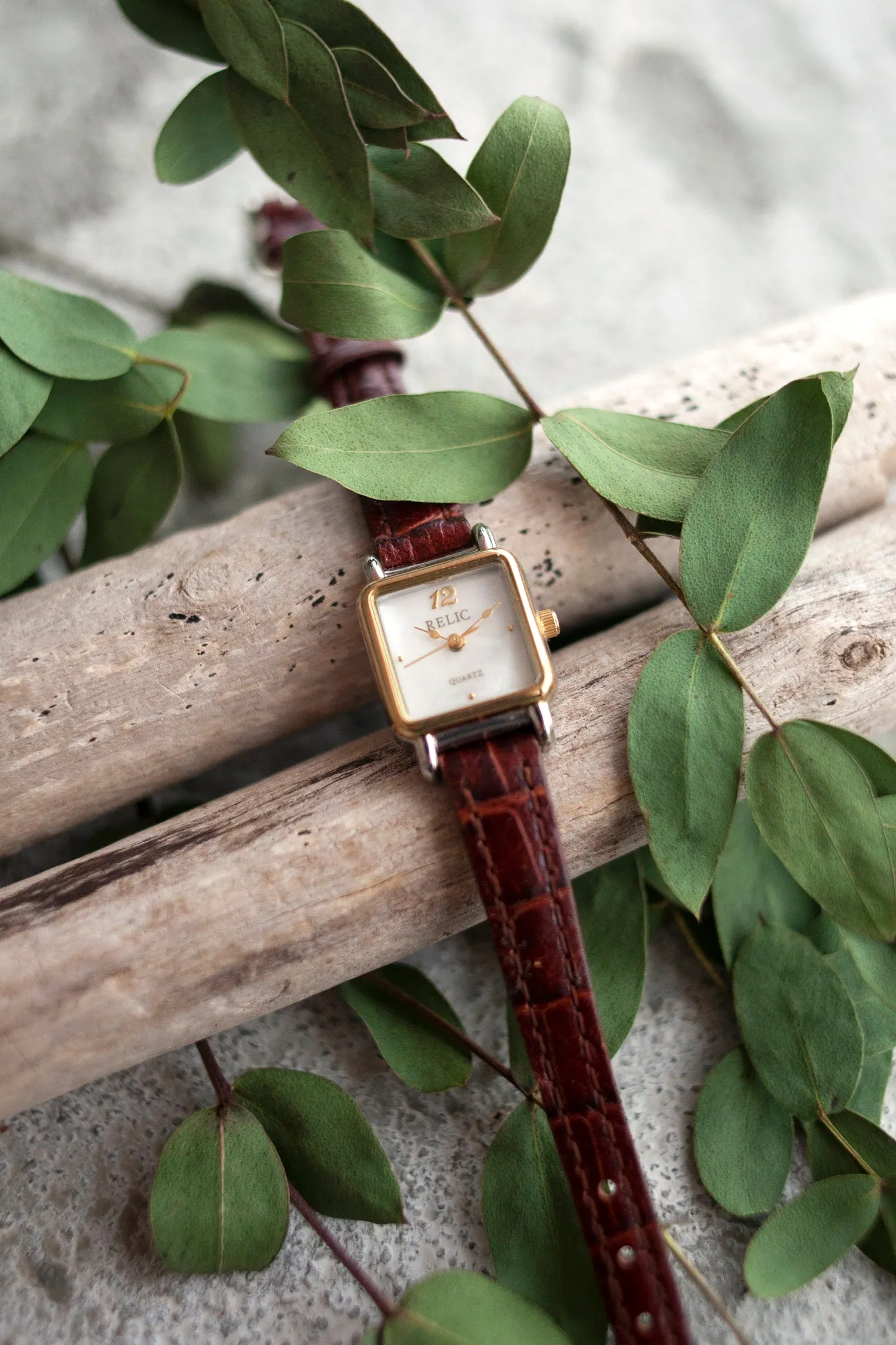 True Vintage: Relic Shimmering Square