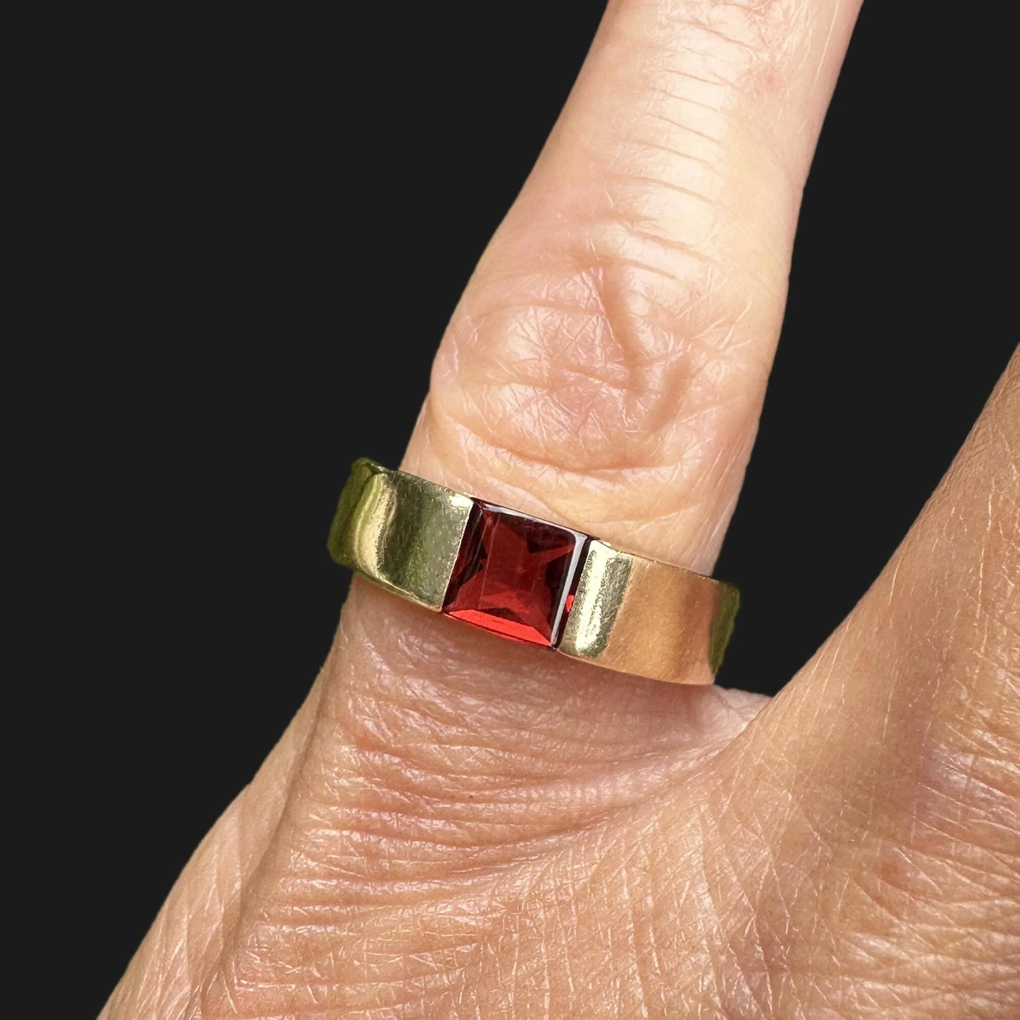 Vintage 14K Gold Smooth Top Red Tourmaline Ring Band