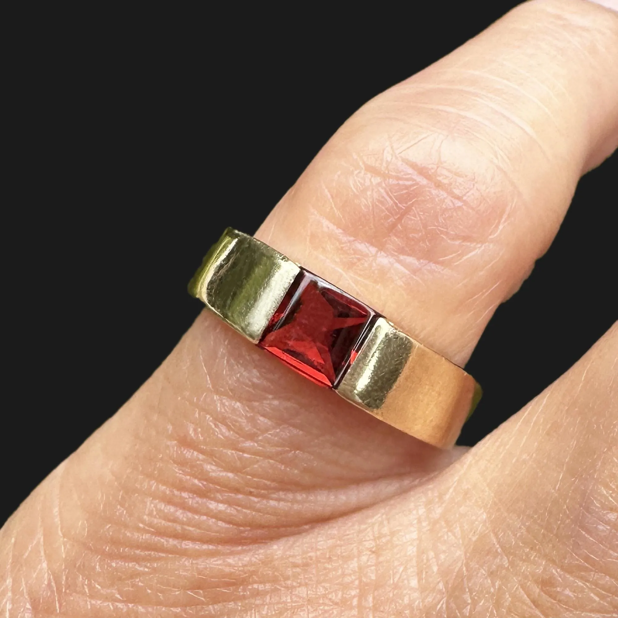Vintage 14K Gold Smooth Top Red Tourmaline Ring Band
