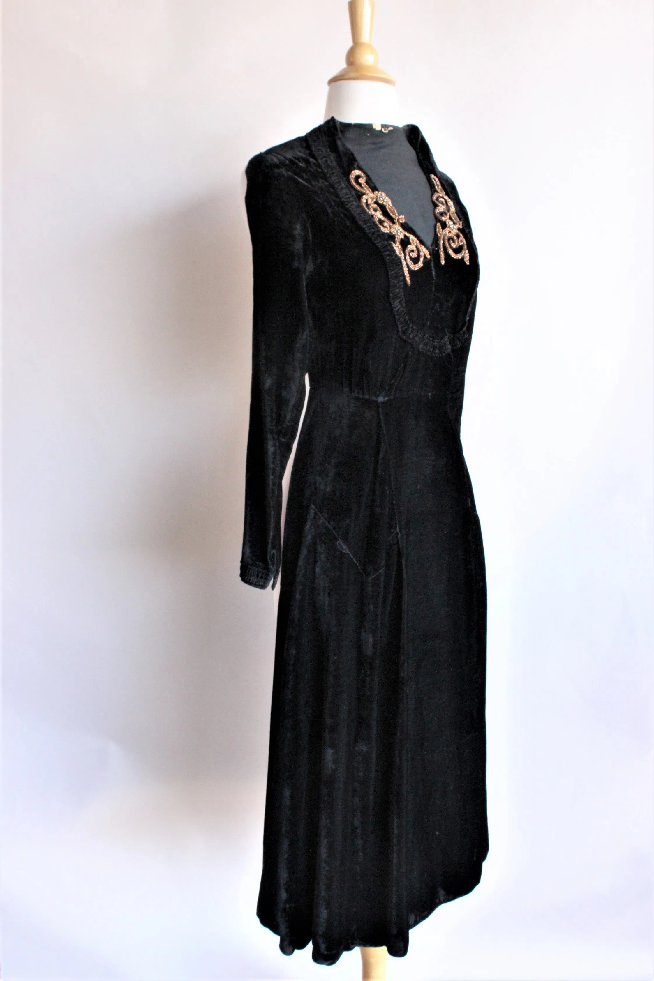 Vintage 1930s Black Silk Velvet Dress by Cash's