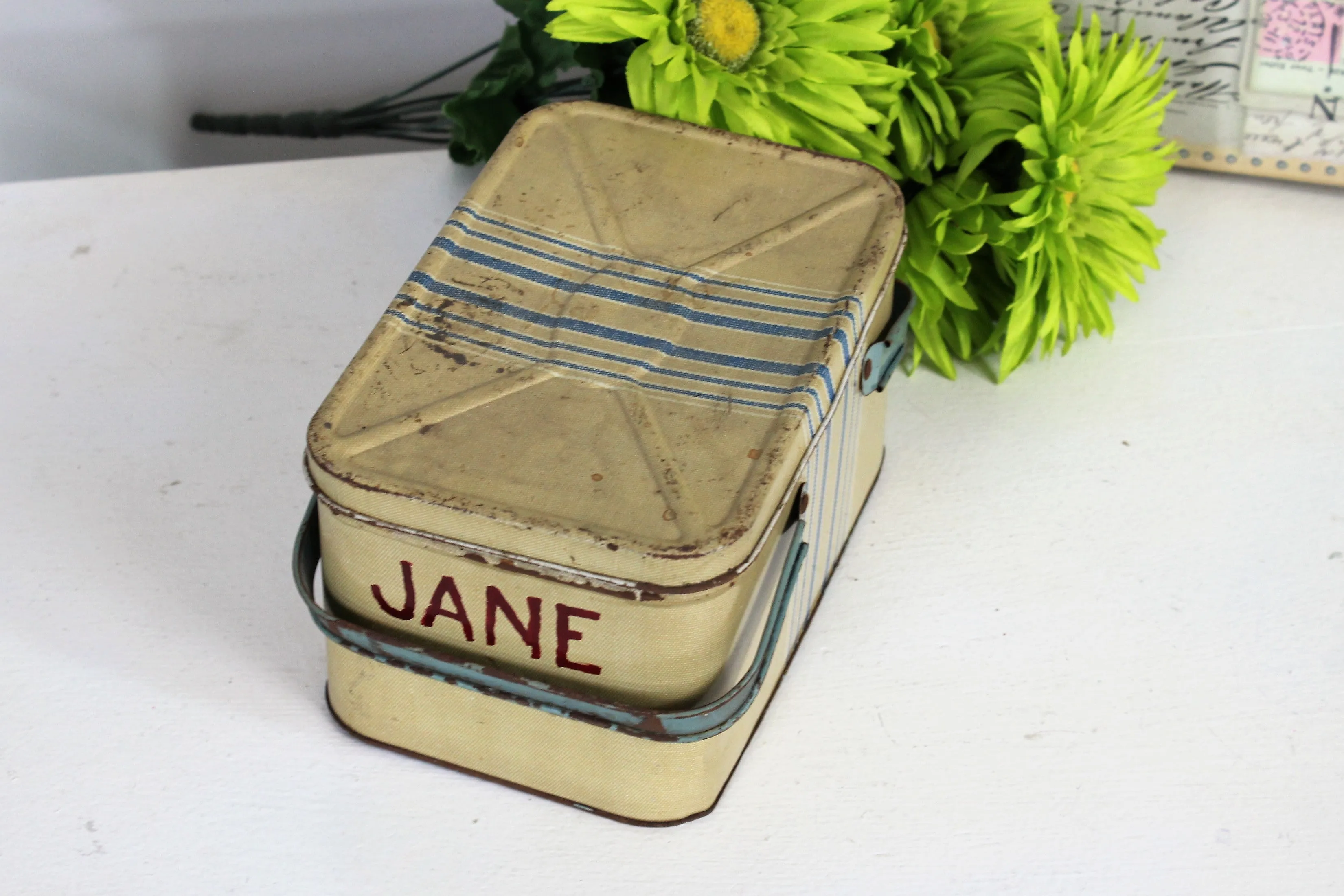 Vintage 1950s Lunchbox Tin With Tray and Lid