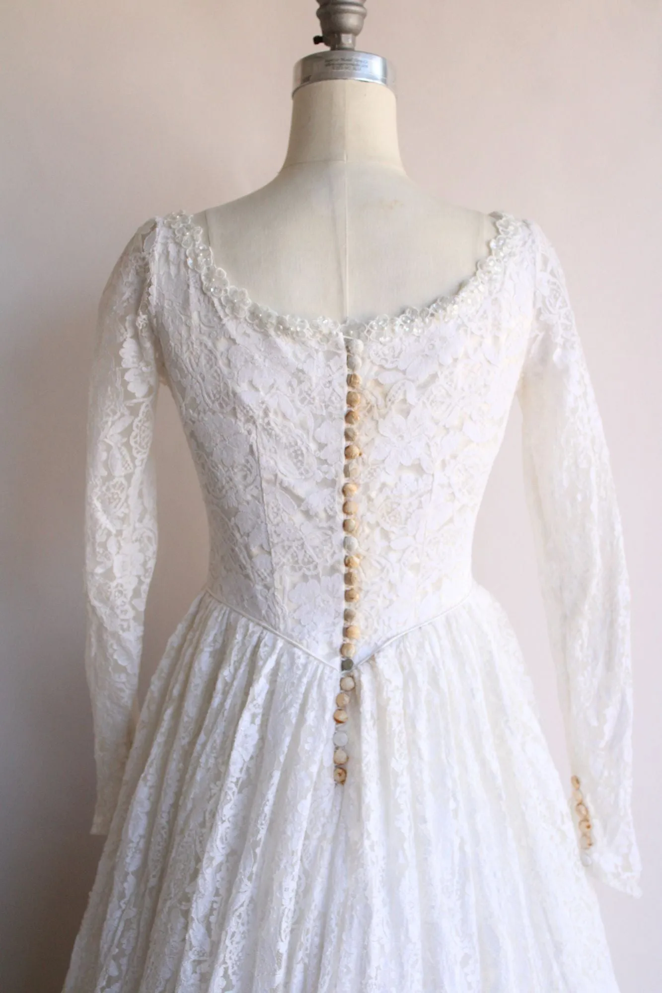 Vintage 1950s Winter White Lace and Tulle Wedding Dress