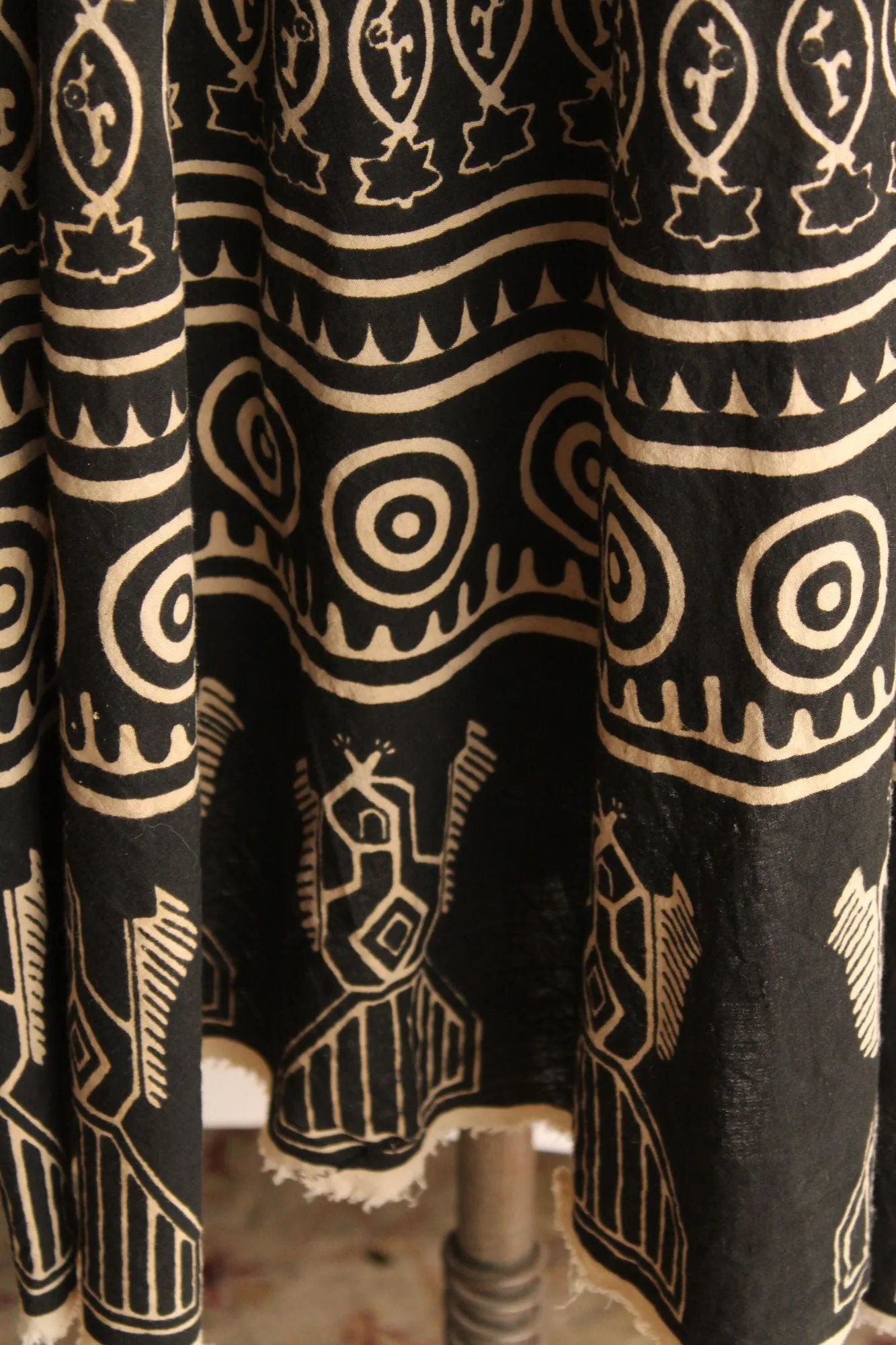 Vintage 1990s Volup Size Black and Tan Full Circle Skirt