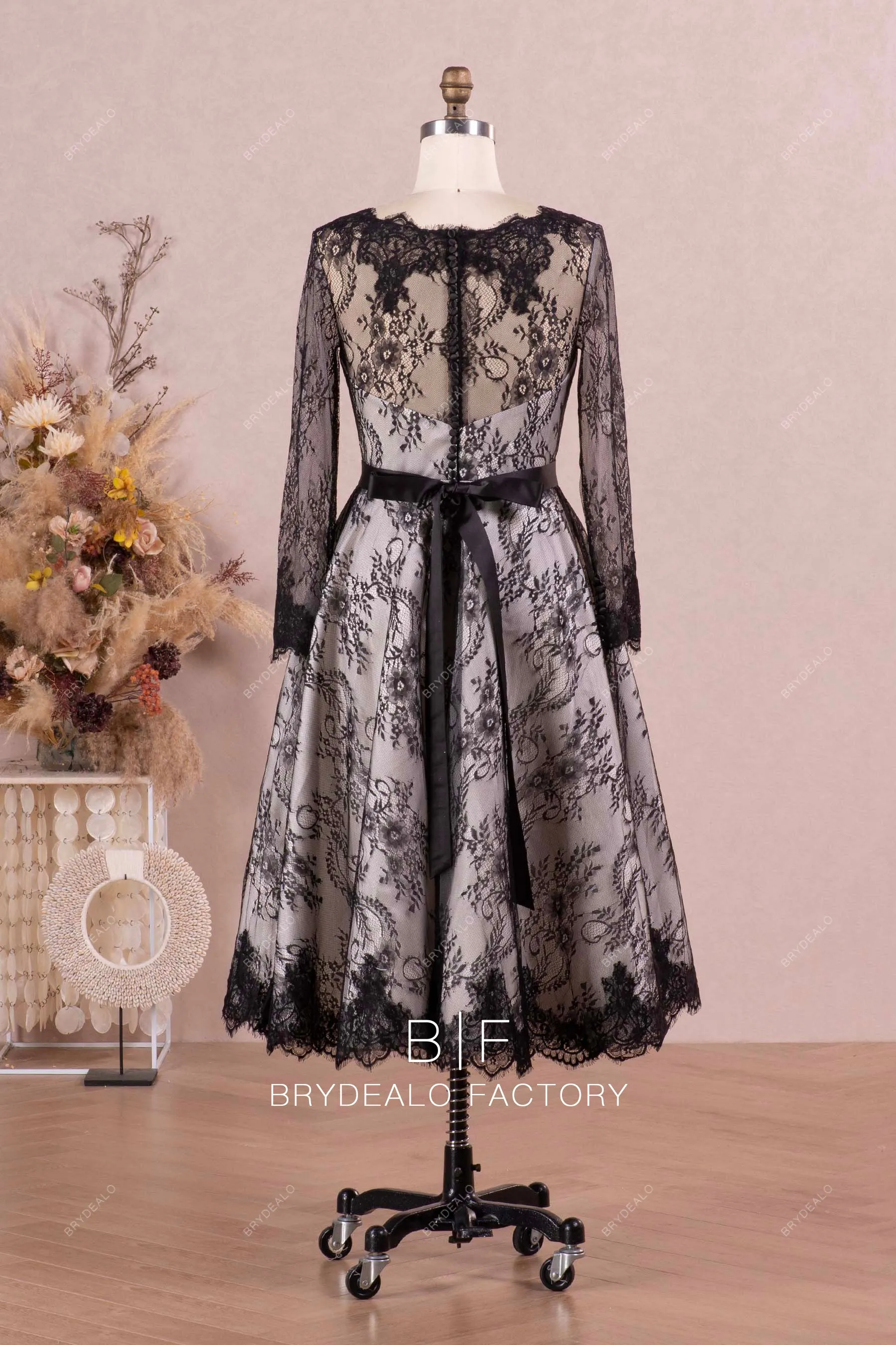 Vintage Black Lace Long Sash A-line Short Casual Bridal Dress