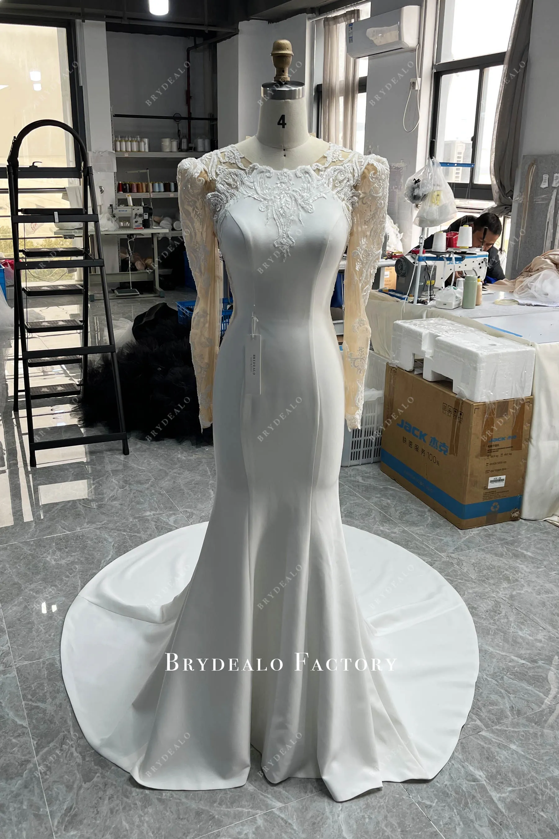 Vintage Lace Raglan Sleeves Crepe Mermaid Long Wedding Dress