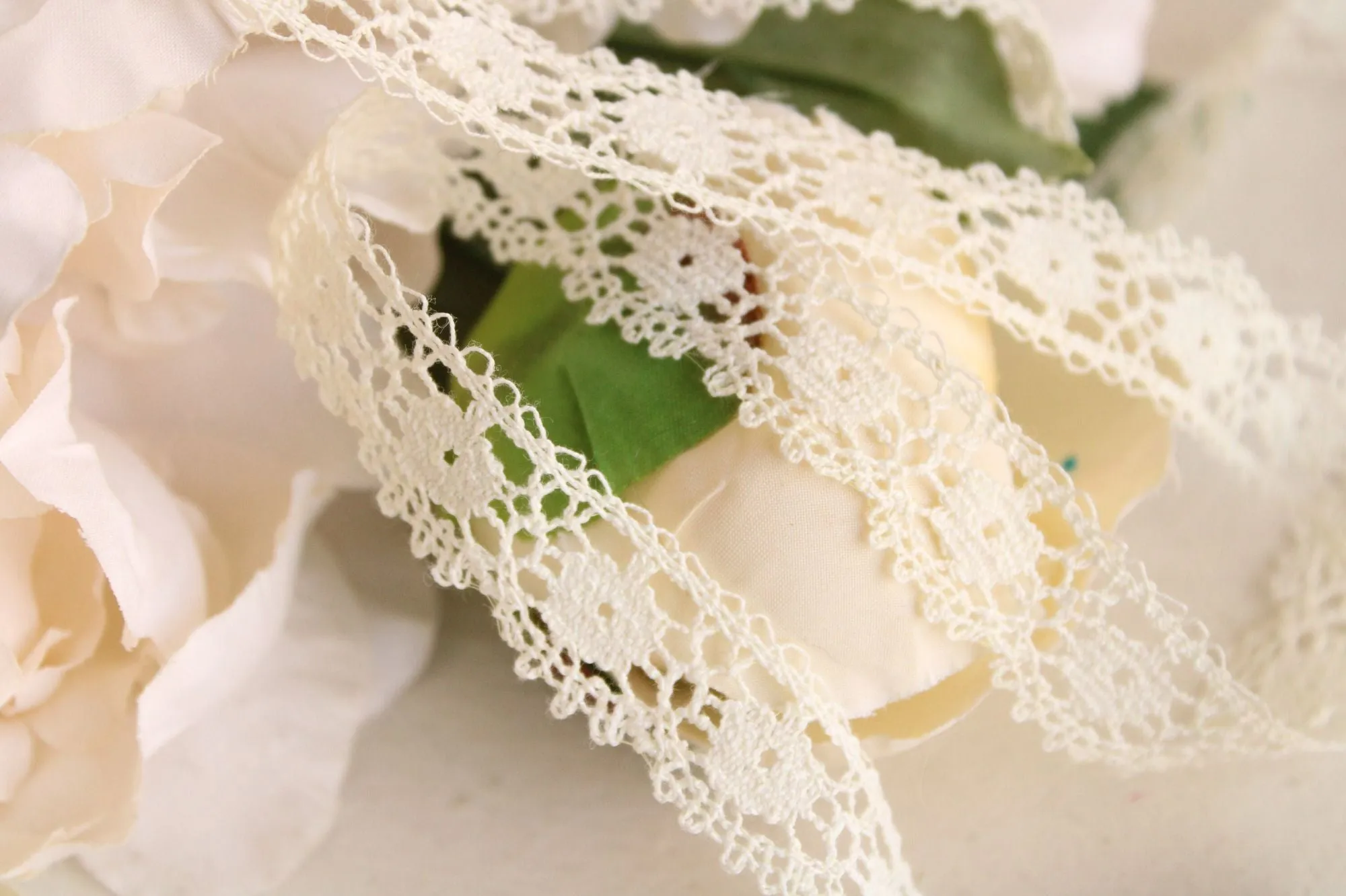 Vintage Lace Trim, Ivory Crochet, .75" Two Yards