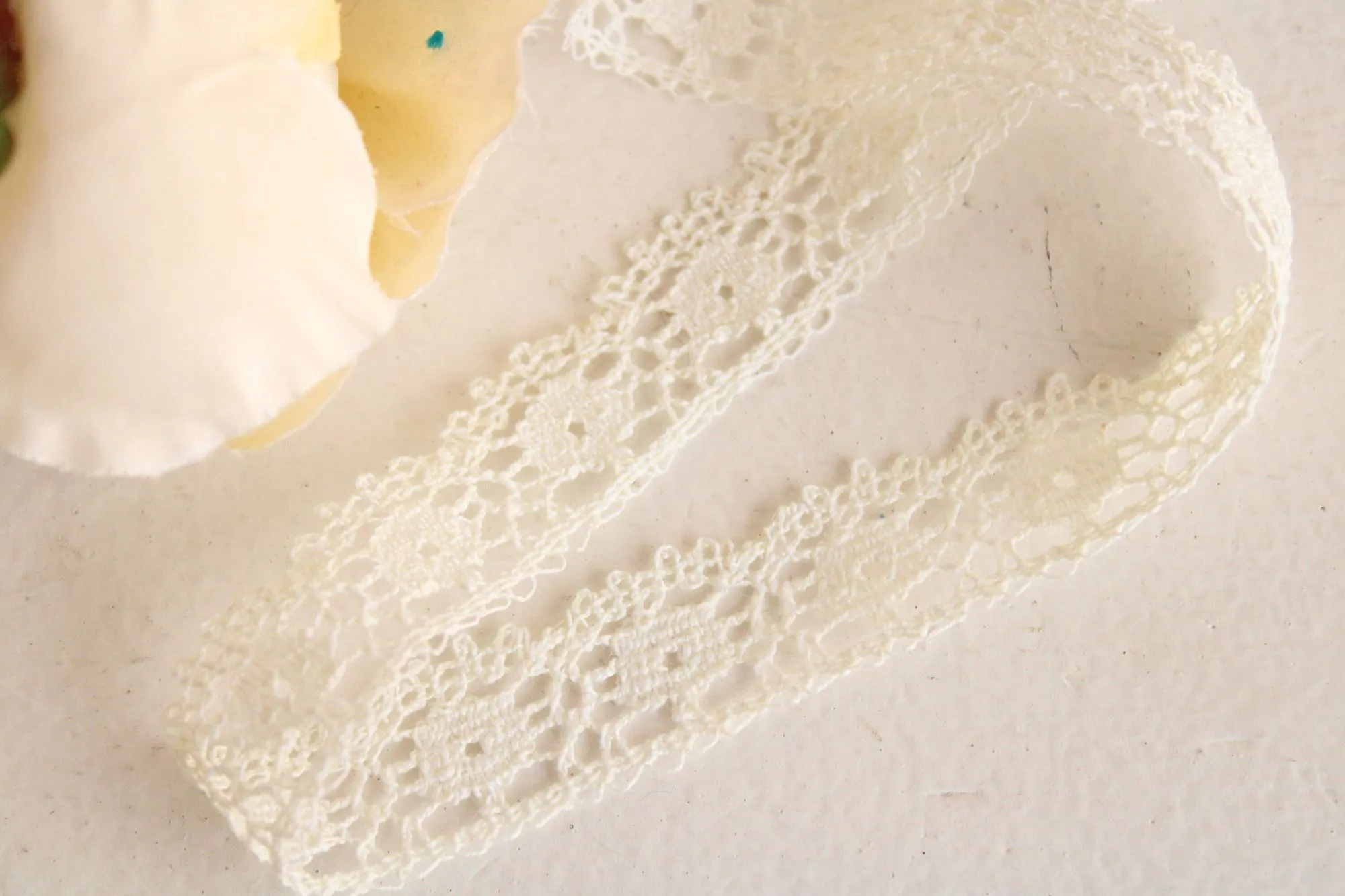 Vintage Lace Trim, Ivory Crochet, .75" Two Yards