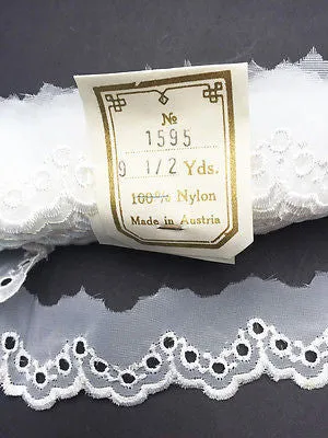 Vintage MADE IN AUSTRIA 9.5yds Delicate Pretty White Trim