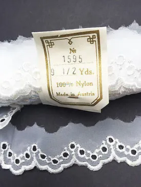 Vintage MADE IN AUSTRIA 9.5yds Delicate Pretty White Trim