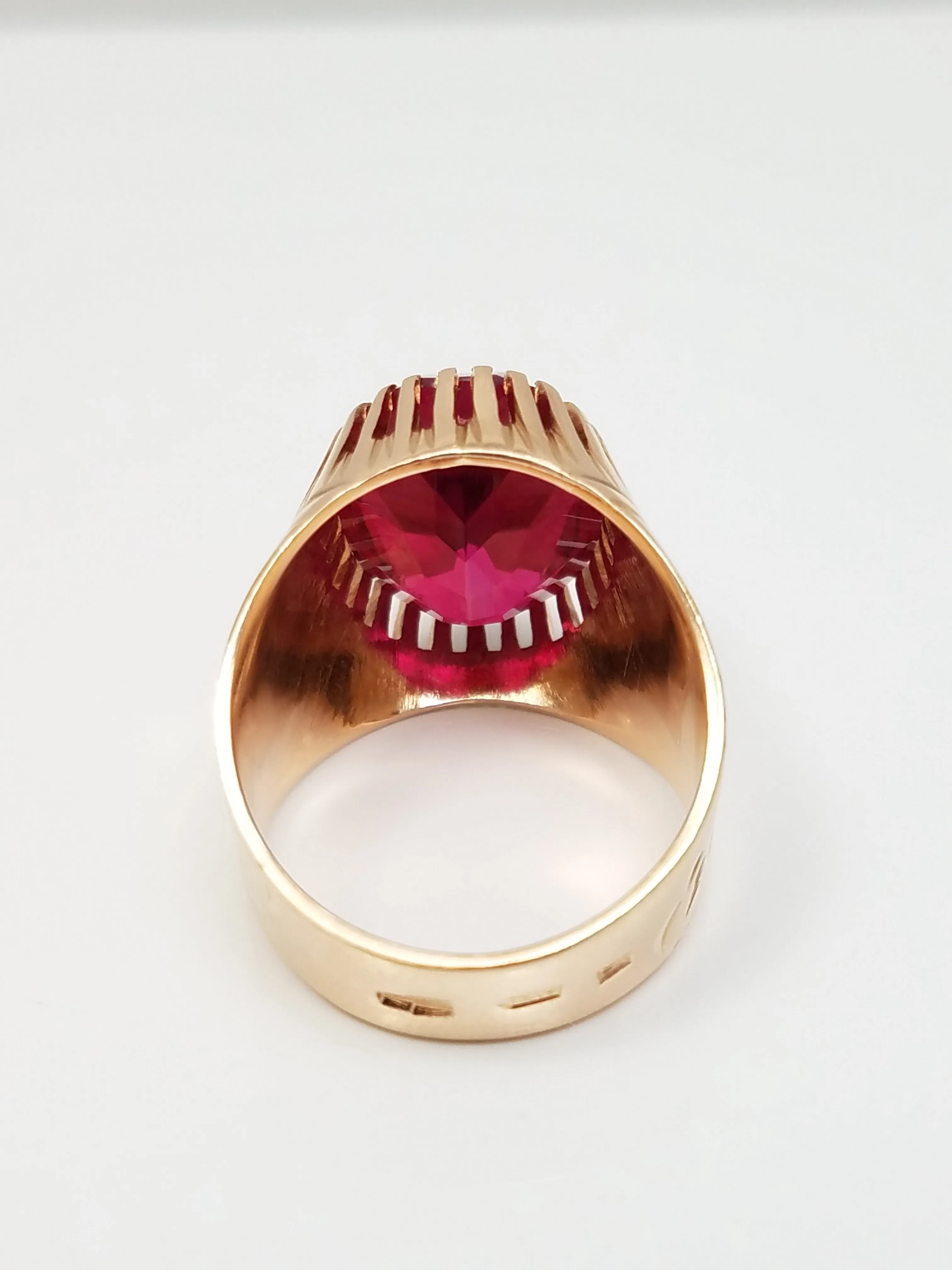 Vintage Russian Hallmark 14k Yellow Gold Synthetic Gem Ring