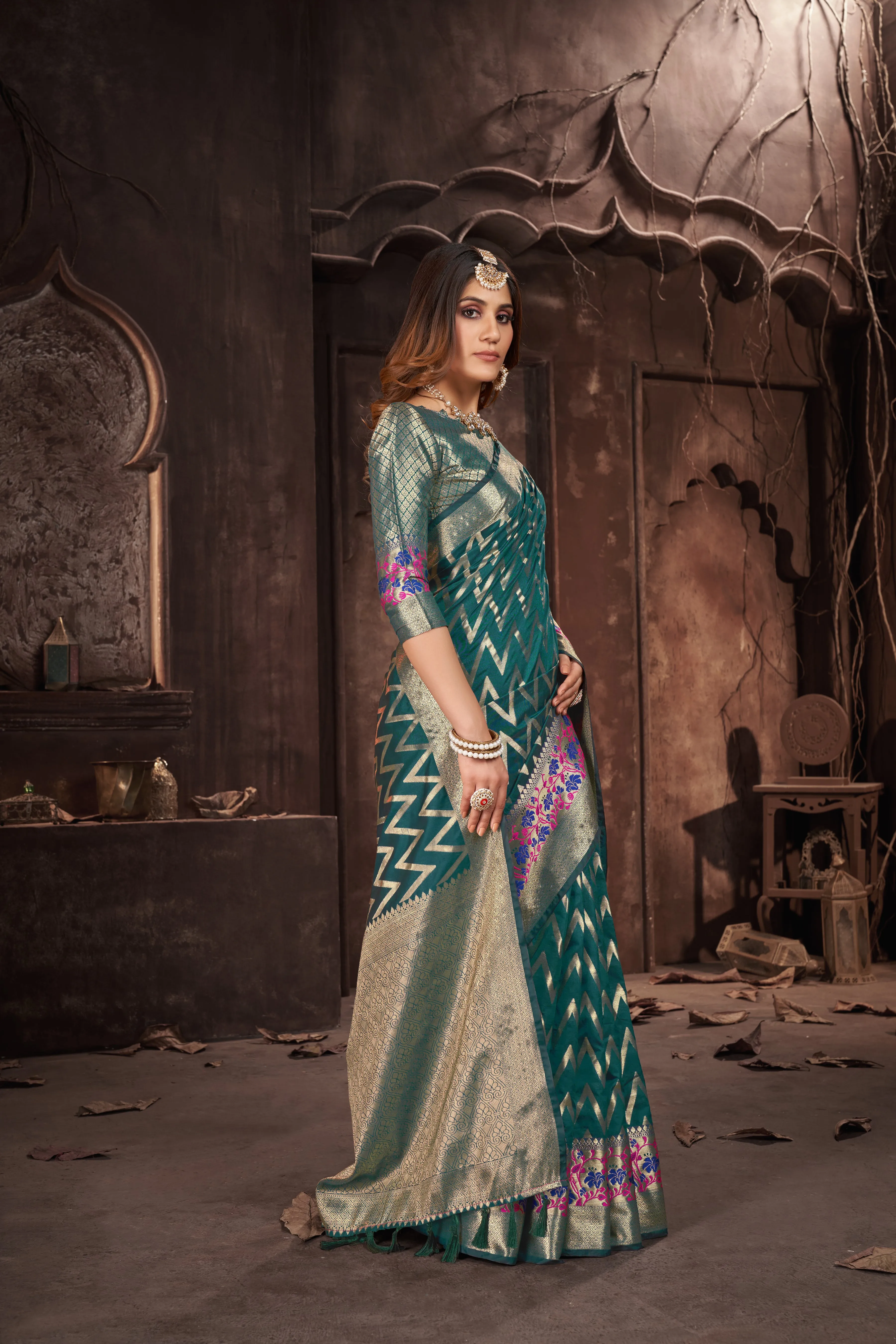 Women Party Wear Weaving Leherai Silk Green colour Saree with Un-Stitched Blouse