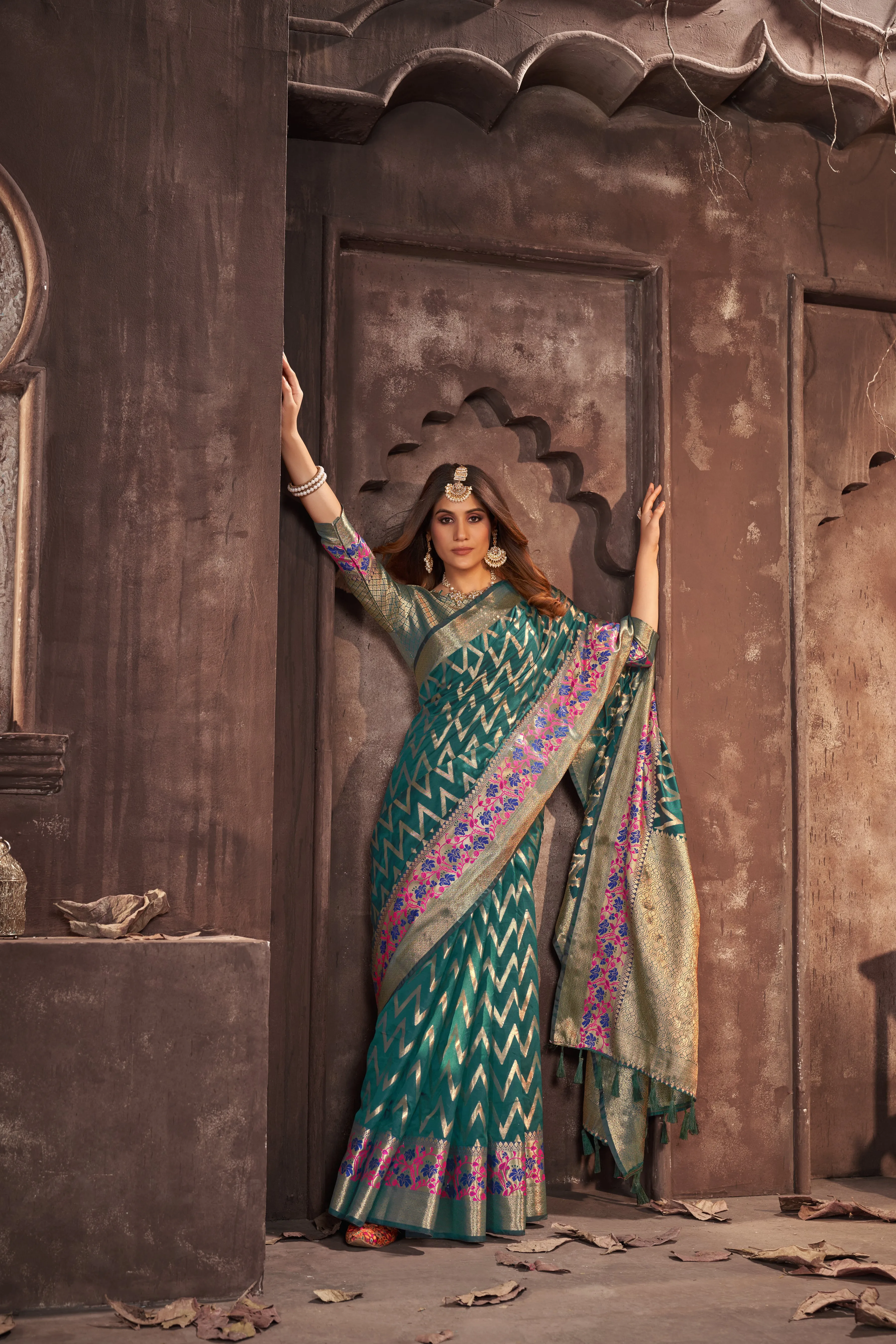 Women Party Wear Weaving Leherai Silk Green colour Saree with Un-Stitched Blouse